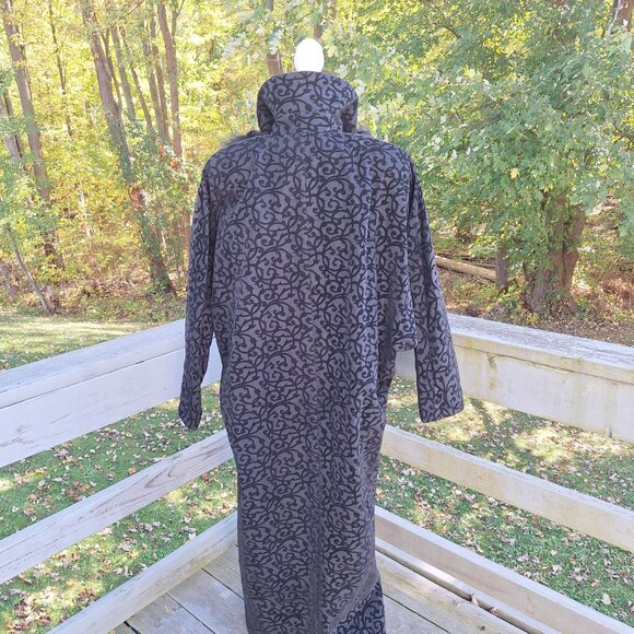 Vintage Coat Black on Black with Scrolling Velvet accent and bat sleeve Plus siz - Picture 10 of 11